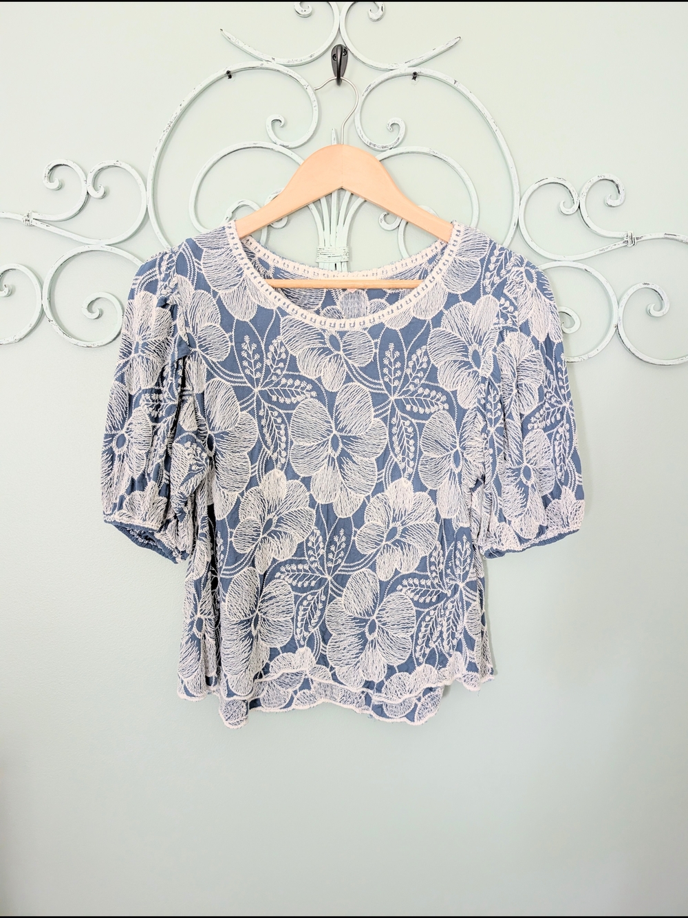 Solitaire Embroidered Floral Top